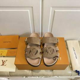 Picture of Louis Vuitton Slippers _SKULVsz35-45Y0505388